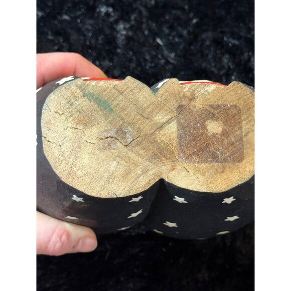 Hand-Carved Wooden Santa Figurines With Starry Black Cloaks & Long White Beards - Picture 8 of 9